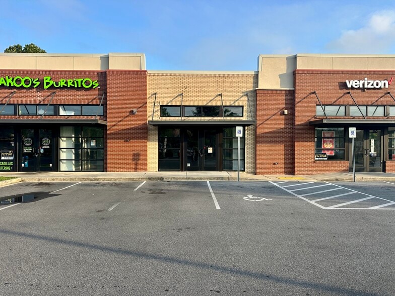 Primary Photo Of 1120 W State of Franklin Rd, Johnson City General Retail For Lease