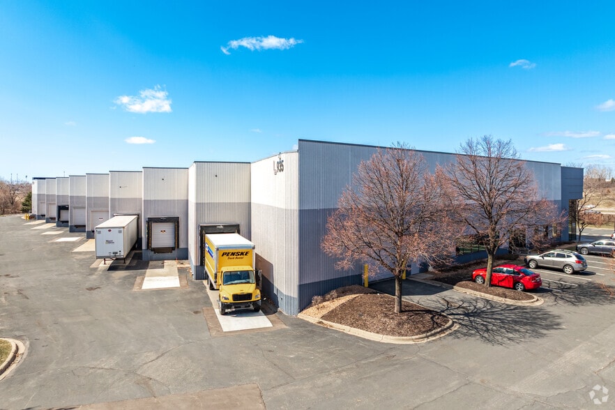 More Photos Of 935 Blue Gentian Rd, Eagan Unknown For Lease