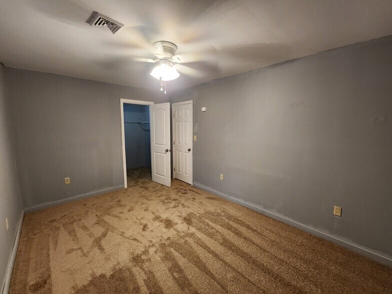 More Photos Of 744 Park Ave, Syracuse Warehouse For Sale