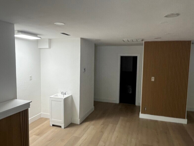 More Photos Of 1422 28th St, Sacramento Storefront Retail Office For Sale