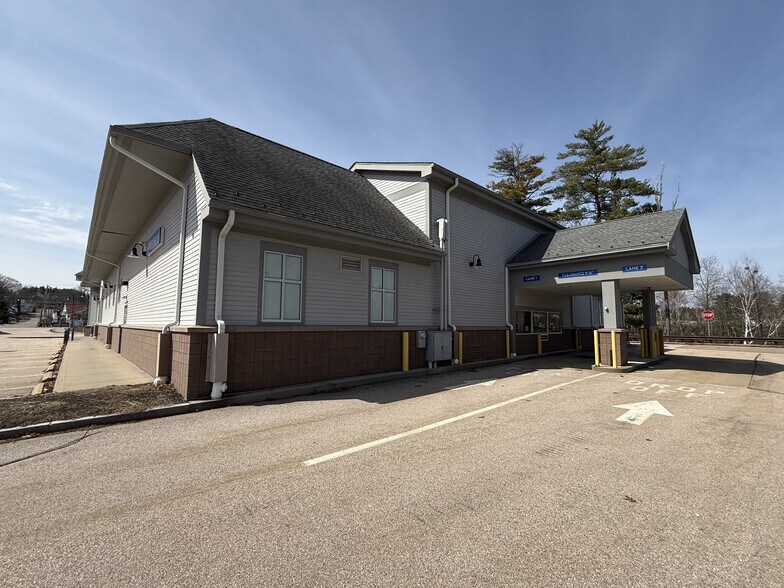 More Photos Of 577 Mast Rd, Manchester Drugstore For Sale