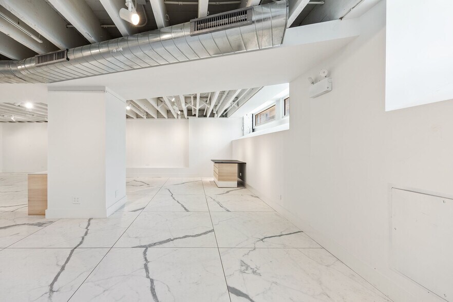 More Photos Of 1910 W North Ave, Chicago Storefront Retail Residential For Lease