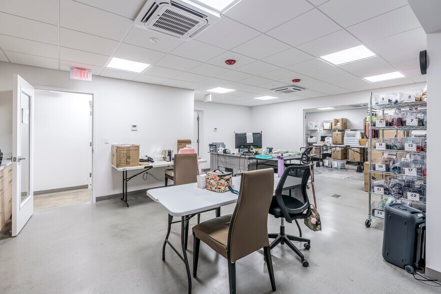 More Photos Of 1014 N Dixie Hwy, Lake Worth Beach Loft Creative Space For Sale