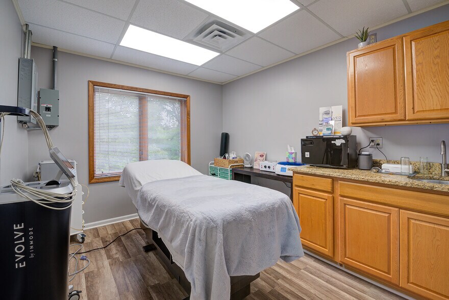 More Photos Of 1181 N Milford Rd, Milford Medical For Lease