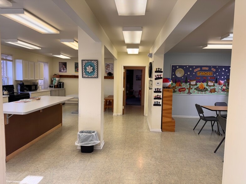 More Photos Of 518 Hegeman St, Schenectady Office For Sale