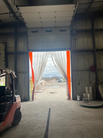 More Photos Of 112 Corporate Dr, Morgantown Warehouse For Sale