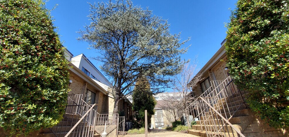 More Photos Of 8565-8567 Sudley Rd, Manassas Office For Sale