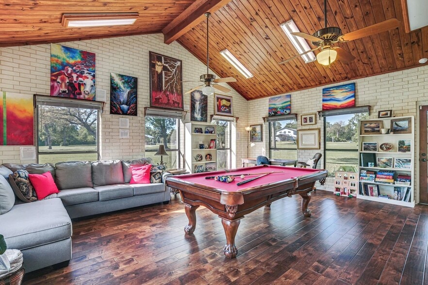 More Photos Of 601 N Shipp St, Madisonville Specialty For Sale