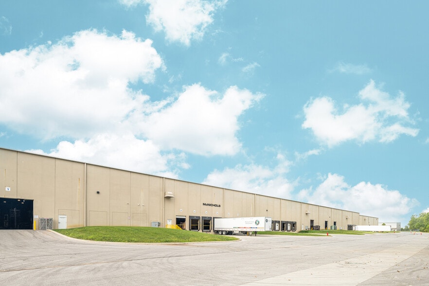 More Photos Of 4712 Poth Rd, Whitehall Warehouse For Lease
