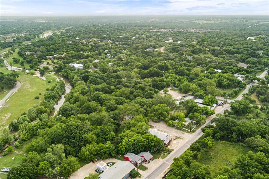 More Photos Of 112 Royal St, Salado Freestanding For Sale