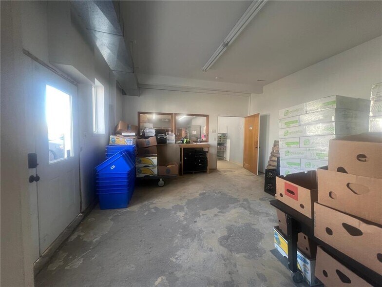 More Photos Of 105 S Mantorville Ave, Kasson Service For Sale