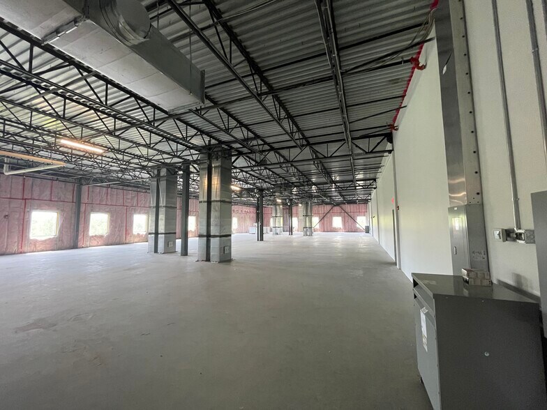 More Photos Of 32 Cabot Rd, Woburn Light Distribution For Lease