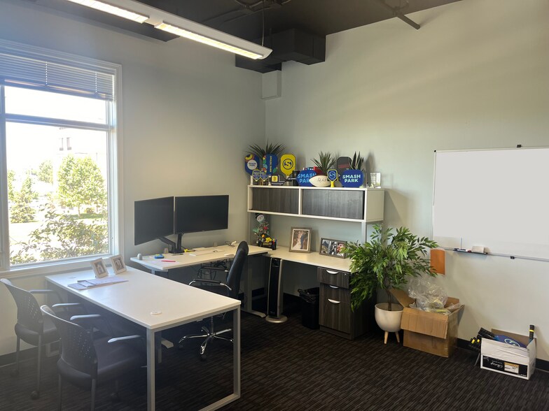 More Photos Of 160 S 68th St, West Des Moines Office For Lease