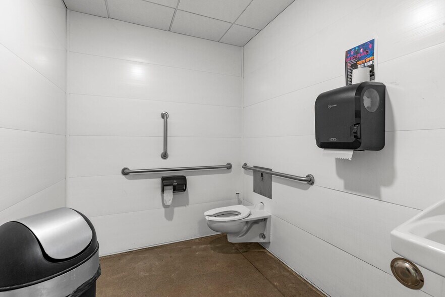 More Photos Of 1 Somersworth Plz, Somersworth Unknown For Sale