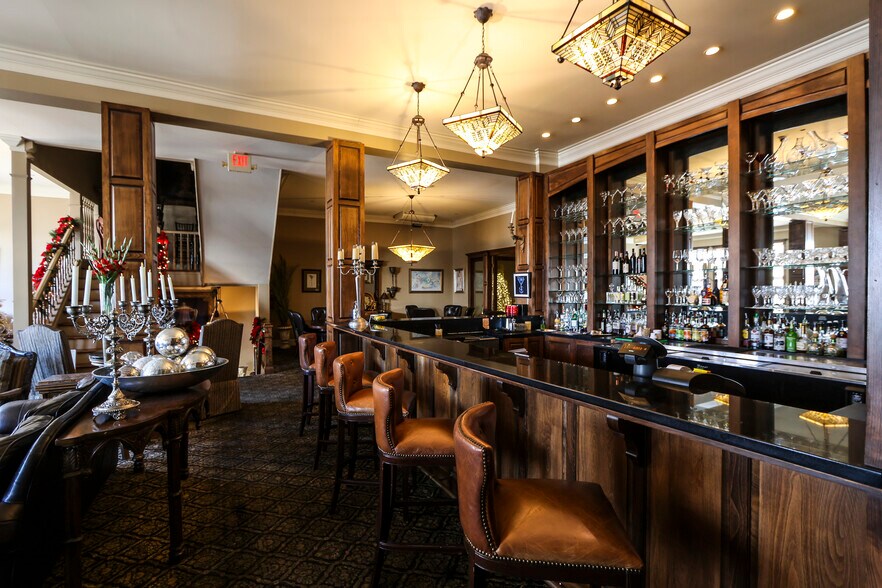 More Photos Of 1024 Noble St, Anniston Storefront Retail Office For Sale