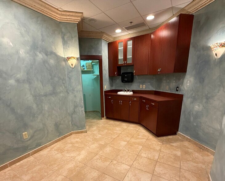 More Photos Of 1890 LPGA Blvd, Daytona Beach Medical For Lease