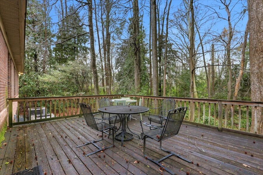 More Photos Of 2120 N Queen St, Kinston Office For Lease