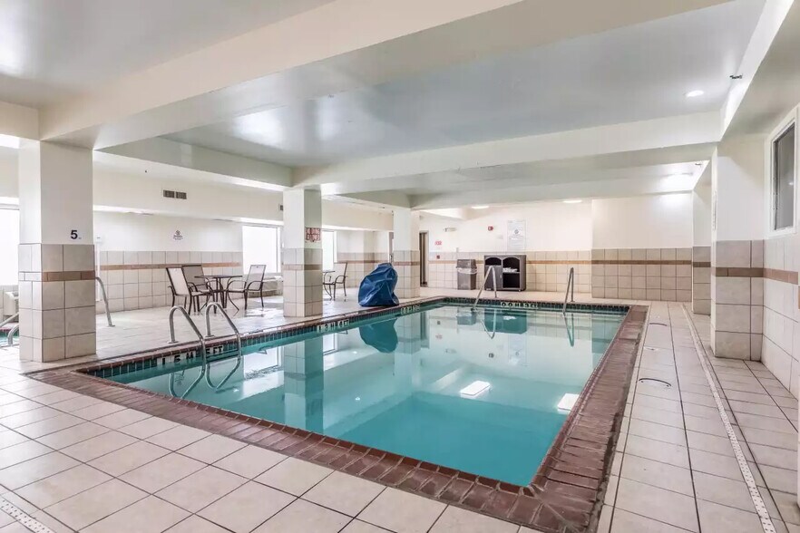 More Photos Of 2855 Old Austin Peay Hwy, Memphis Hotel For Sale