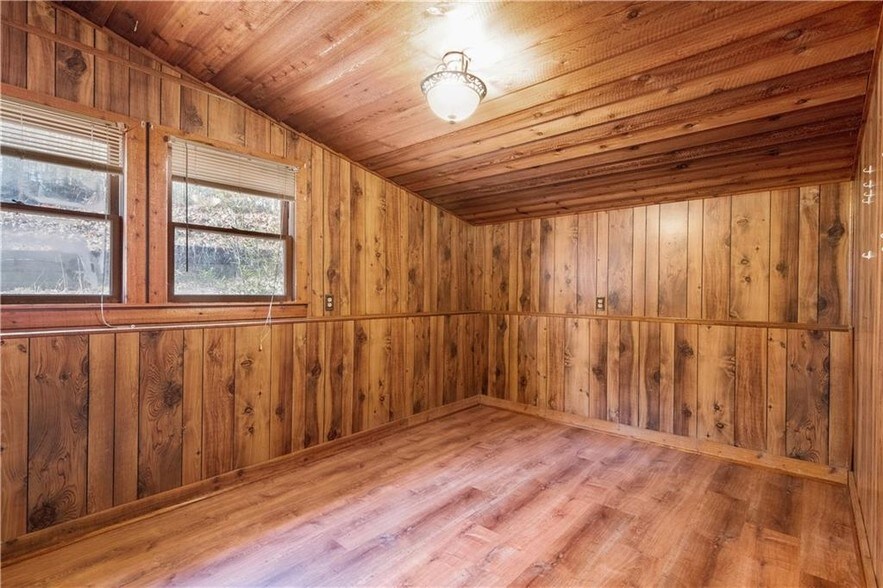 More Photos Of 1345 Ronald Reagan Blvd, Cumming Showroom For Sale