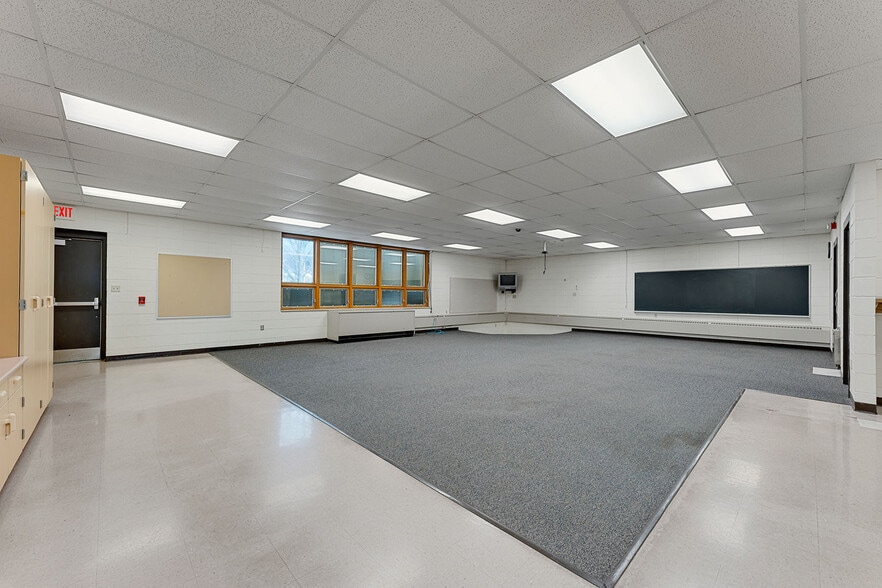 More Photos Of S5864 State Highway 23, Loganville Light Distribution For Sale