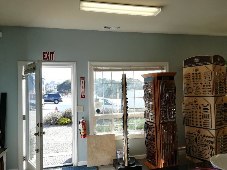 More Photos Of 557 Charles Ave, Seaside Storefront Retail Office For Lease