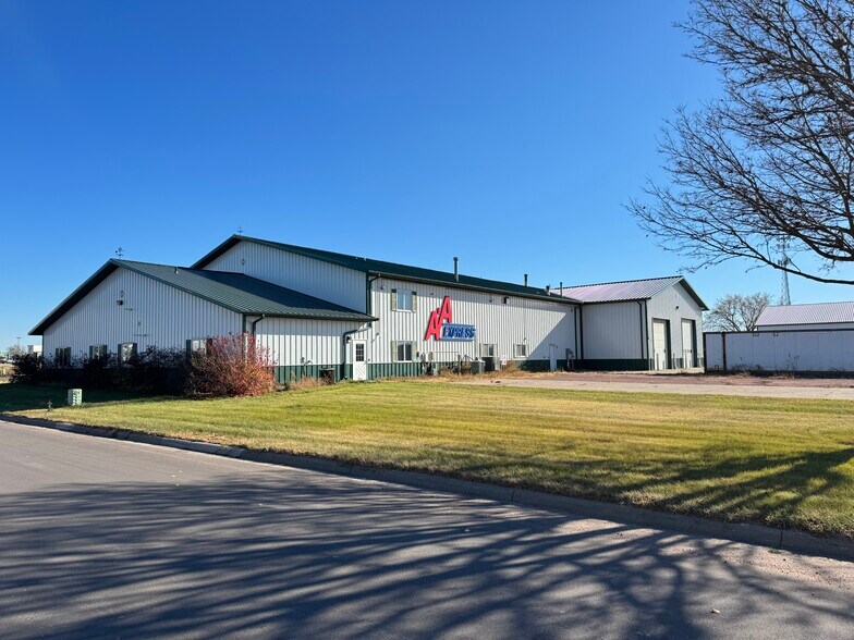 More Photos Of 1015 N 9th Ave, Brandon Industrial For Lease