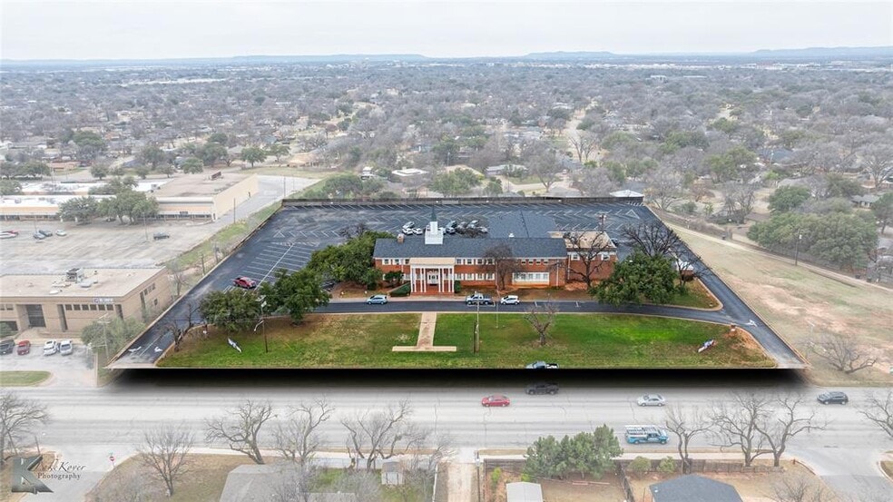 More Photos Of 3425 S 14th St, Abilene Lodge Meeting Hall For Sale