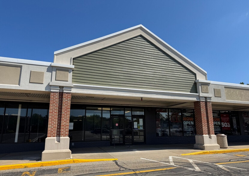 More Photos Of 19-143 Memorial Pky, Randolph Unknown For Lease