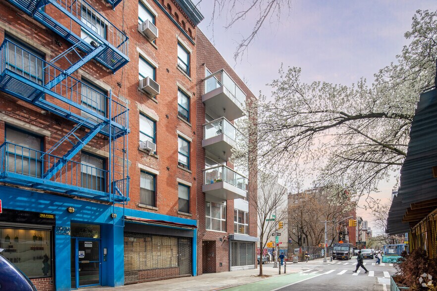 More Photos Of 172 Stanton St, New York Apartments For Lease