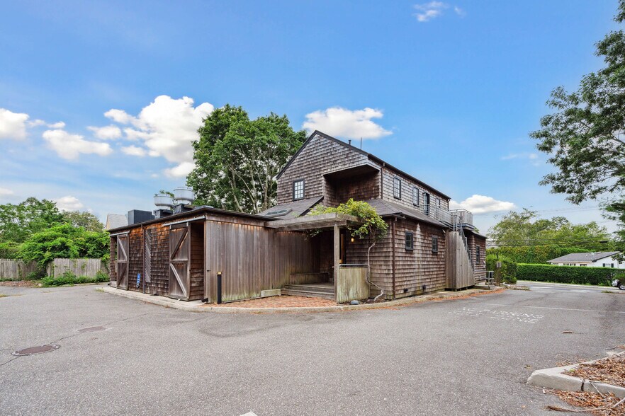 More Photos Of 203 Bridgehampton Tpke, Bridgehampton Restaurant For Sale