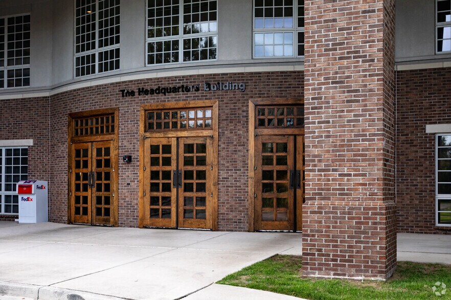More Photos Of 146 Fairchild St, Charleston Office For Lease