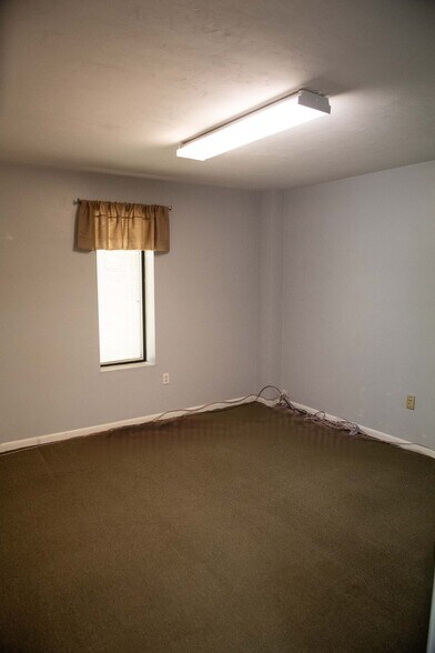 More Photos Of 4134 US 441, Lake City Light Manufacturing For Lease