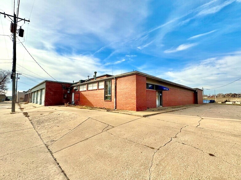 More Photos Of 901 E Morris St, Wichita Warehouse For Sale