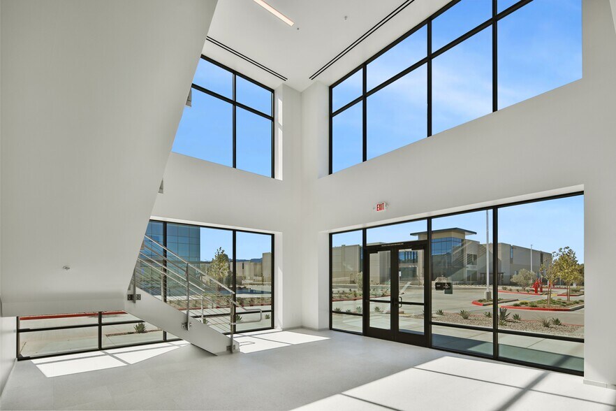 More Photos Of 25470 Springbrook Ave, Santa Clarita Distribution For Sale