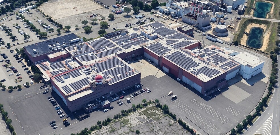 Primary Photo Of 500 Grumman Rd W, Bethpage Industrial For Lease