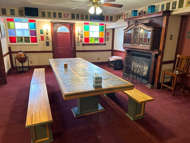 More Photos Of 211 W Kansas St, Crofton Hotel For Sale