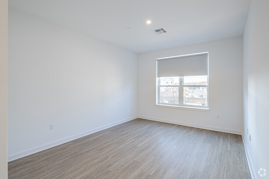 More Photos Of 620 Bloomfield Ave, Bloomfield Apartments For Lease