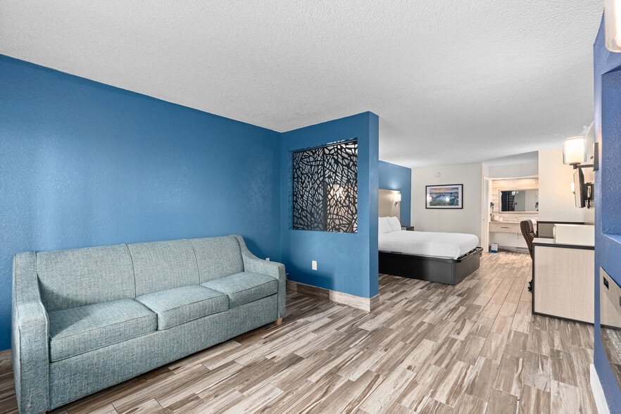 More Photos Of 3956 W Colonial Dr, Orlando Hotel For Sale