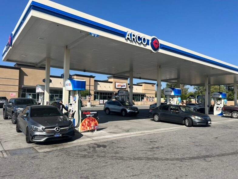 More Photos Of 2122 W Highland Ave, San Bernardino Service Station For Lease