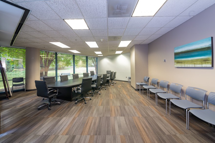 More Photos Of 100 Crescent Centre Pky, Tucker Office For Lease