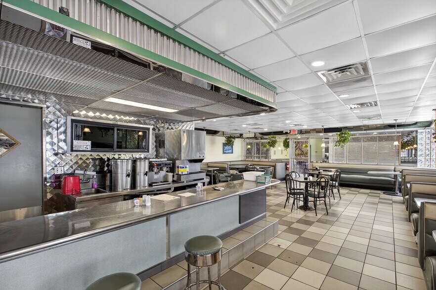 More Photos Of 4040 US Highway 27 S, Sebring Restaurant For Sale