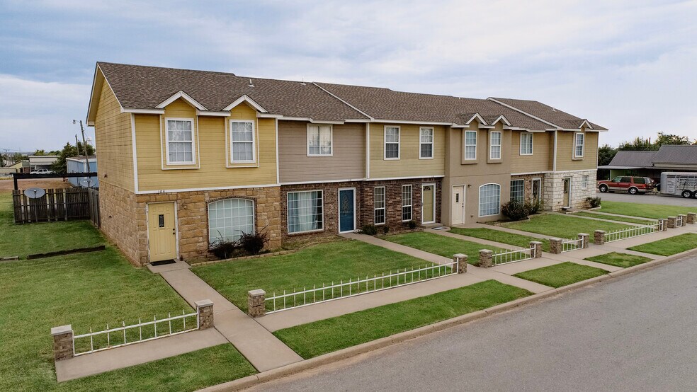 More Photos Of 108-118 E Blake St, Hinton Apartments For Sale