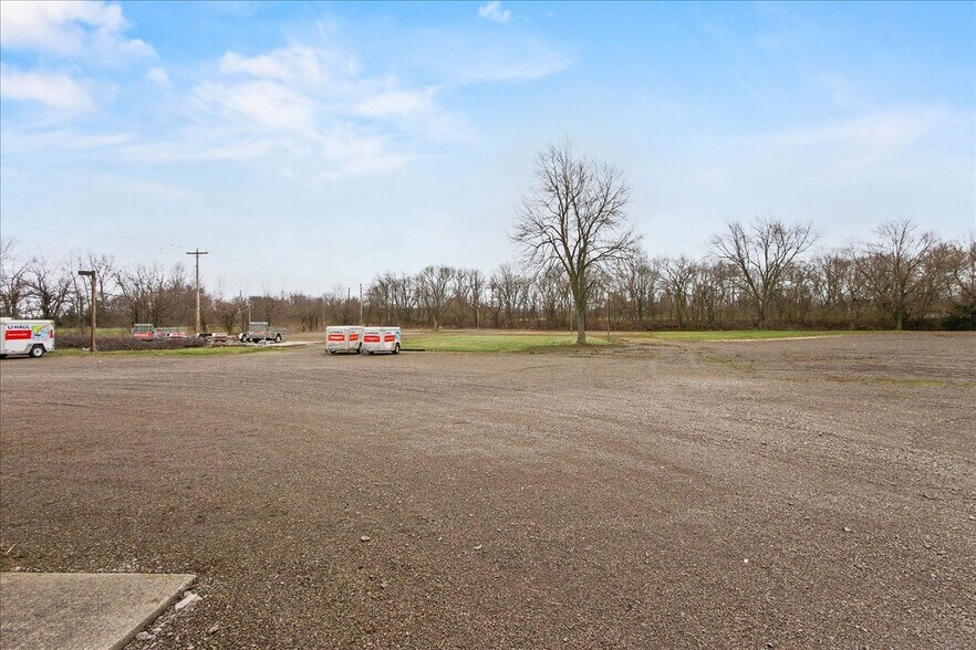 More Photos Of 6886 Wishart St, Huntsville Light Distribution For Lease