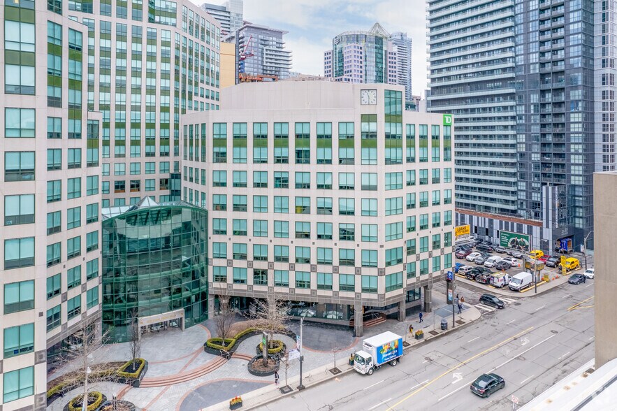 More Photos Of 310 Front St W, Toronto Office For Lease