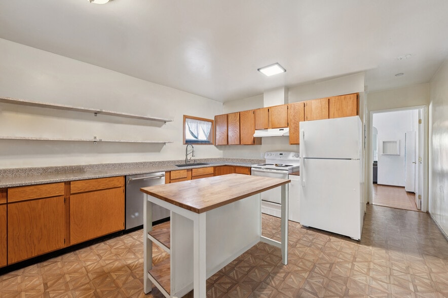 More Photos Of 1851 2nd St, San Rafael Apartments For Sale