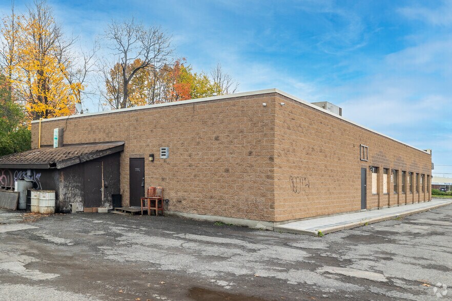 More Photos Of 1151 Ogilvie Rd, Ottawa Restaurant For Sale
