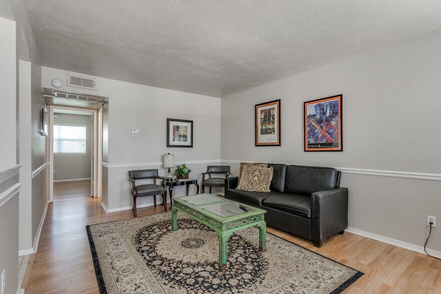 More Photos Of NW 10th St & N Classen Blvd, Oklahoma City Apartments For Sale