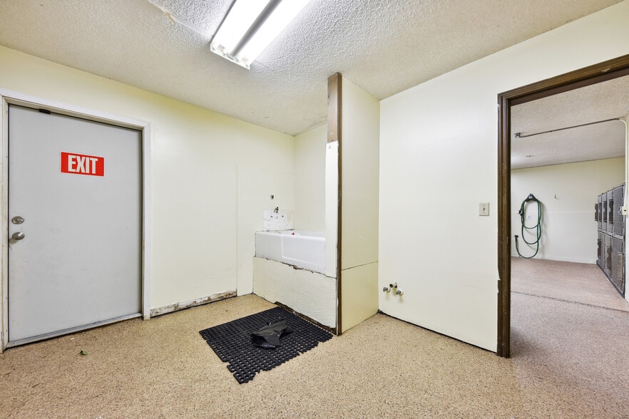 More Photos Of 10569 Lem Turner Rd, Jacksonville Medical For Sale