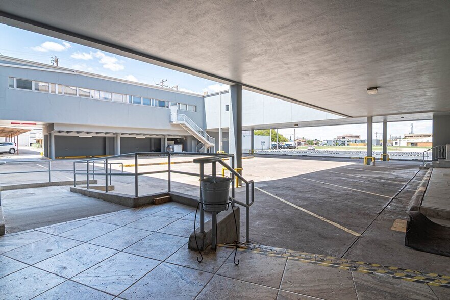 More Photos Of 200 W Illinois Ave, Midland Office For Sale