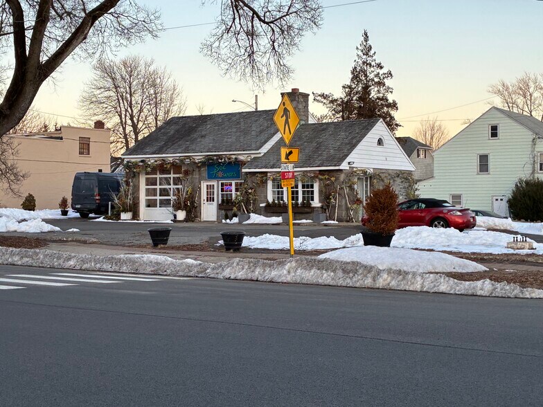 More Photos Of 3500 Main St, Stratford Auto Repair For Sale
